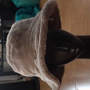 NWT Springs Brown and black reversible Bucket Hat